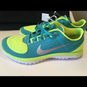 Nike Women’s Size 9 Fit Sole Tennis Shoes